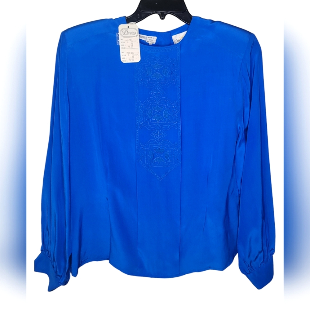 NWT 100% Silk Top Oleg Cassini 💙